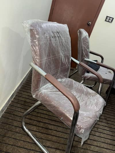 Office Chairs – Used Like New | 10 Pieces Available