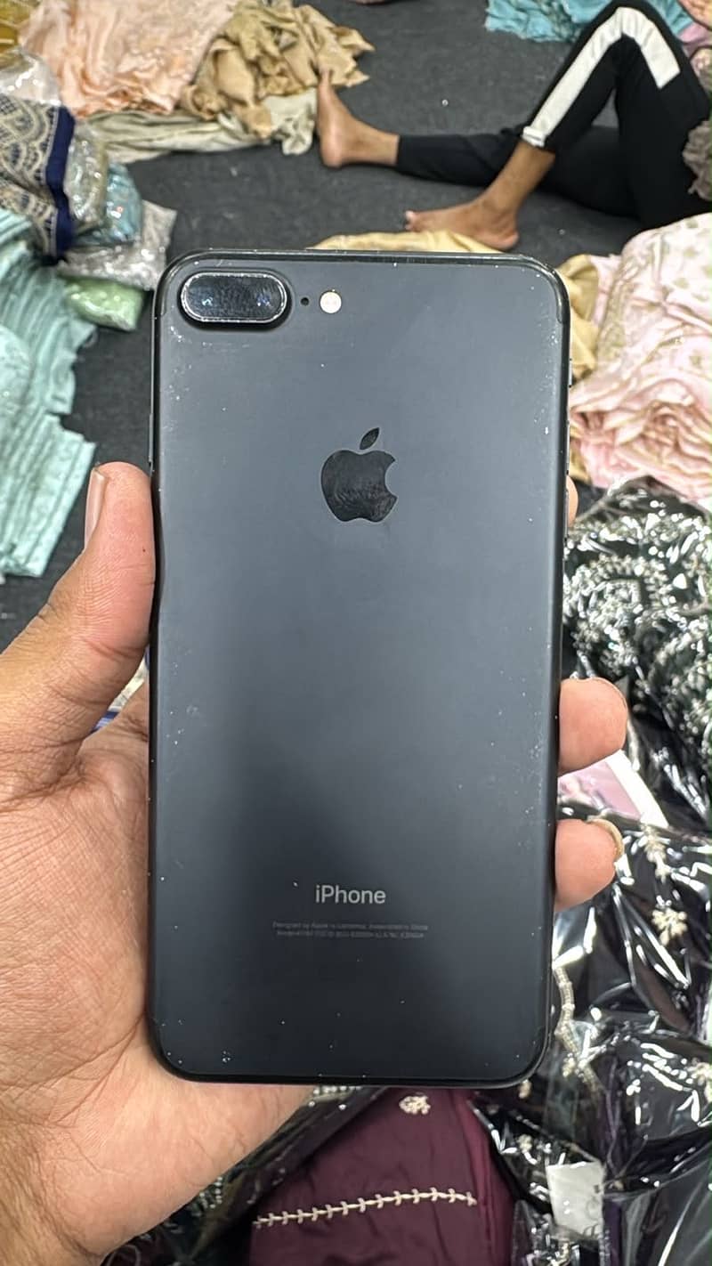 Apple iPhone 7 Plus 3