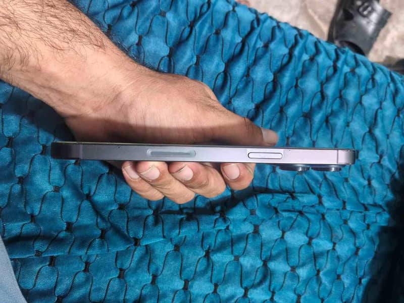 Apple iPhone 14 Pro Max 4