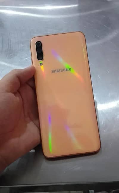 Samsung Mobile A70