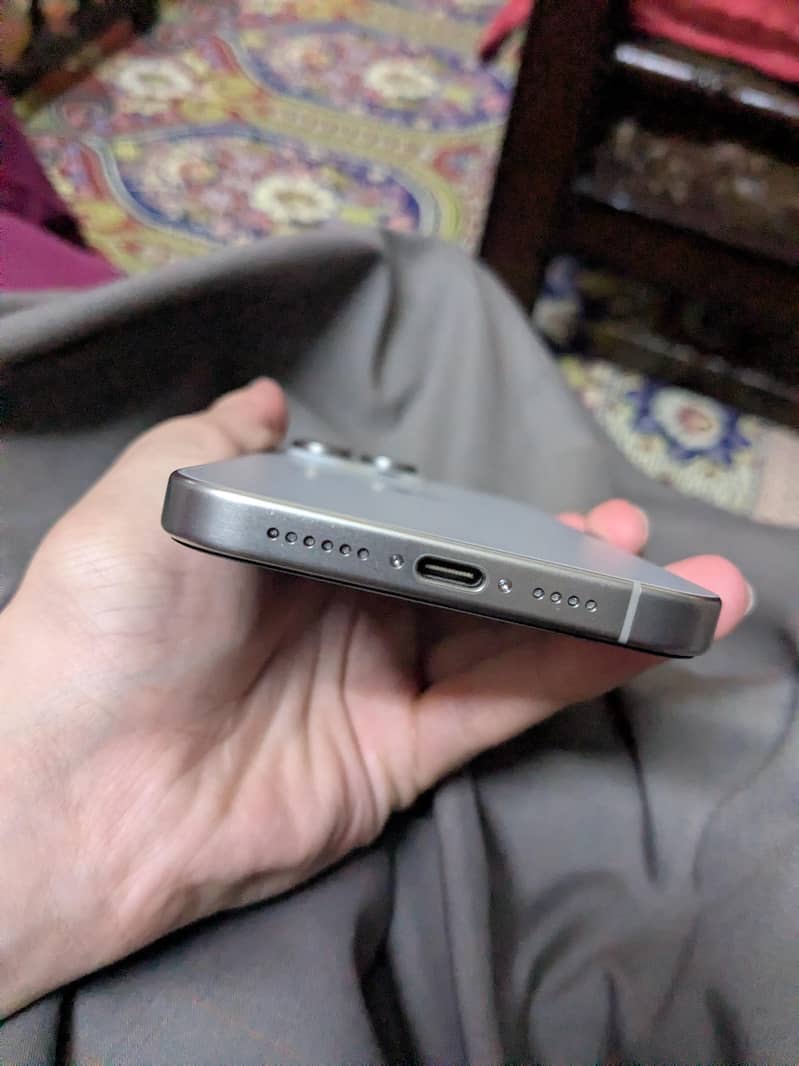 Apple iPhone 15 Pro Max 3