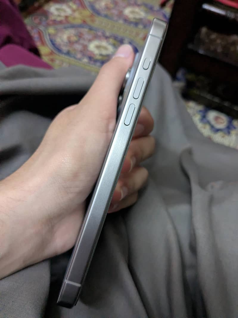 Apple iPhone 15 Pro Max 7