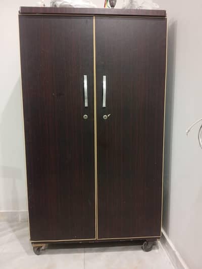 2 door almari . . . urgent sale