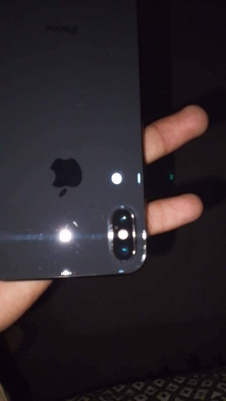 Apple iPhone XS 1