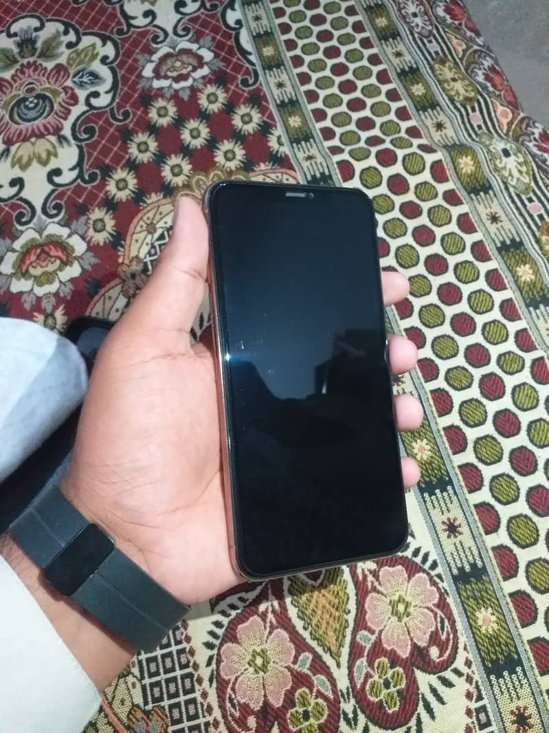 Apple iPhone 11 Pro Max 1