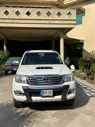 Toyota Hilux invincible