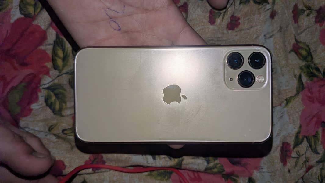 Apple iPhone 11 Pro 9
