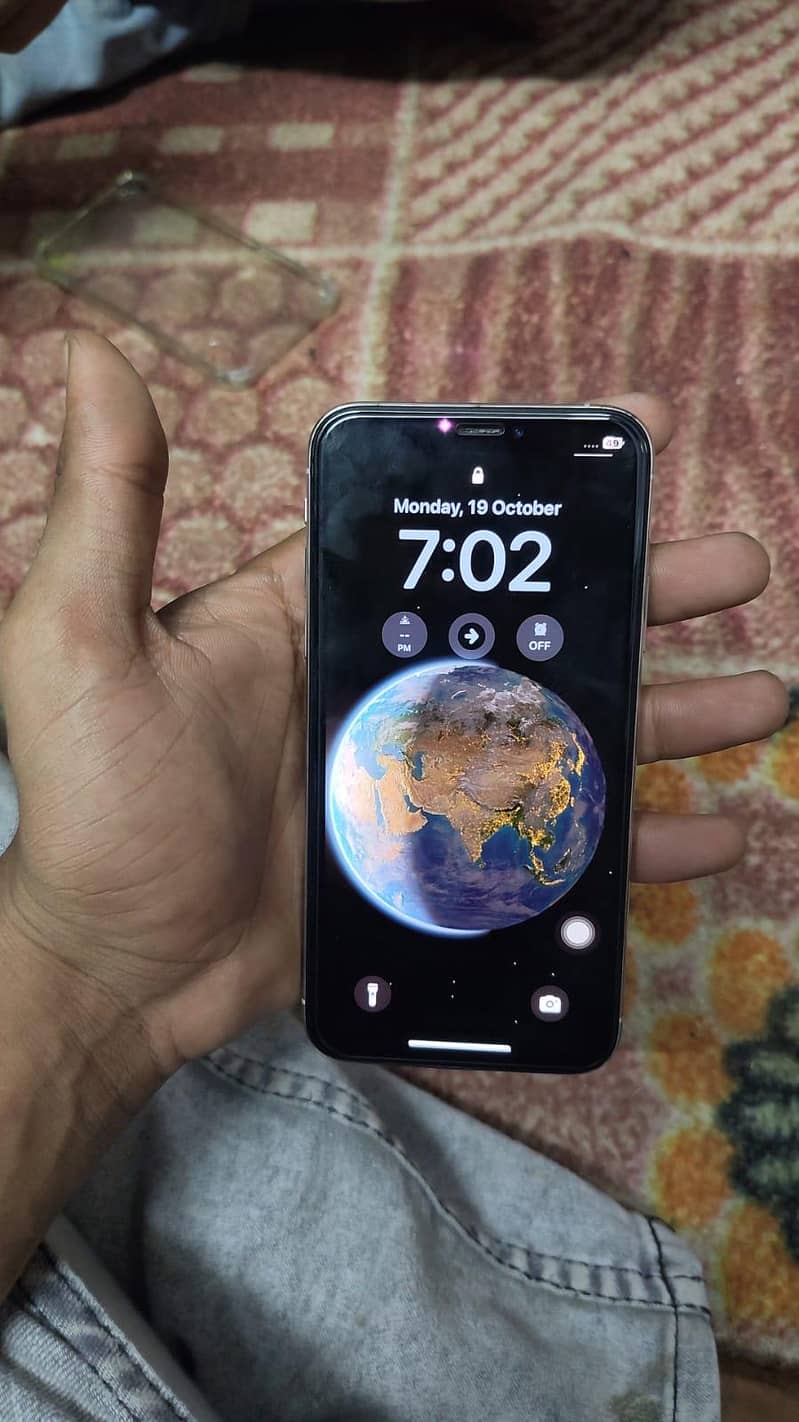 Apple iPhone XS 4
