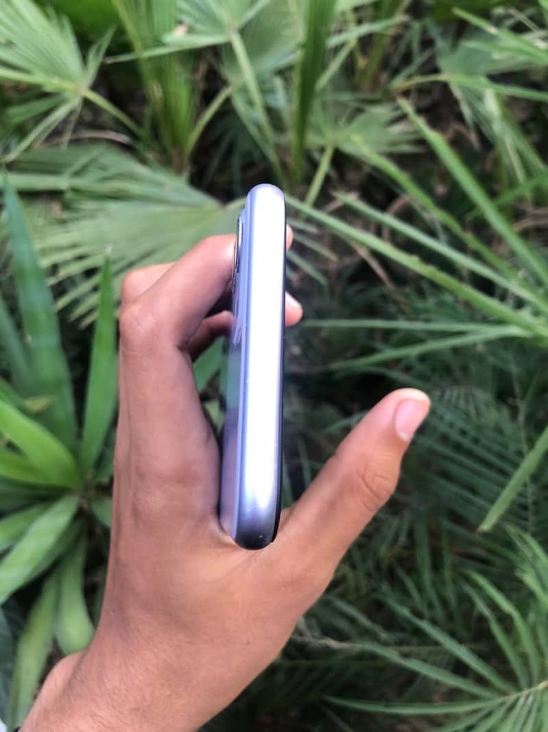 Apple iPhone 11 5
