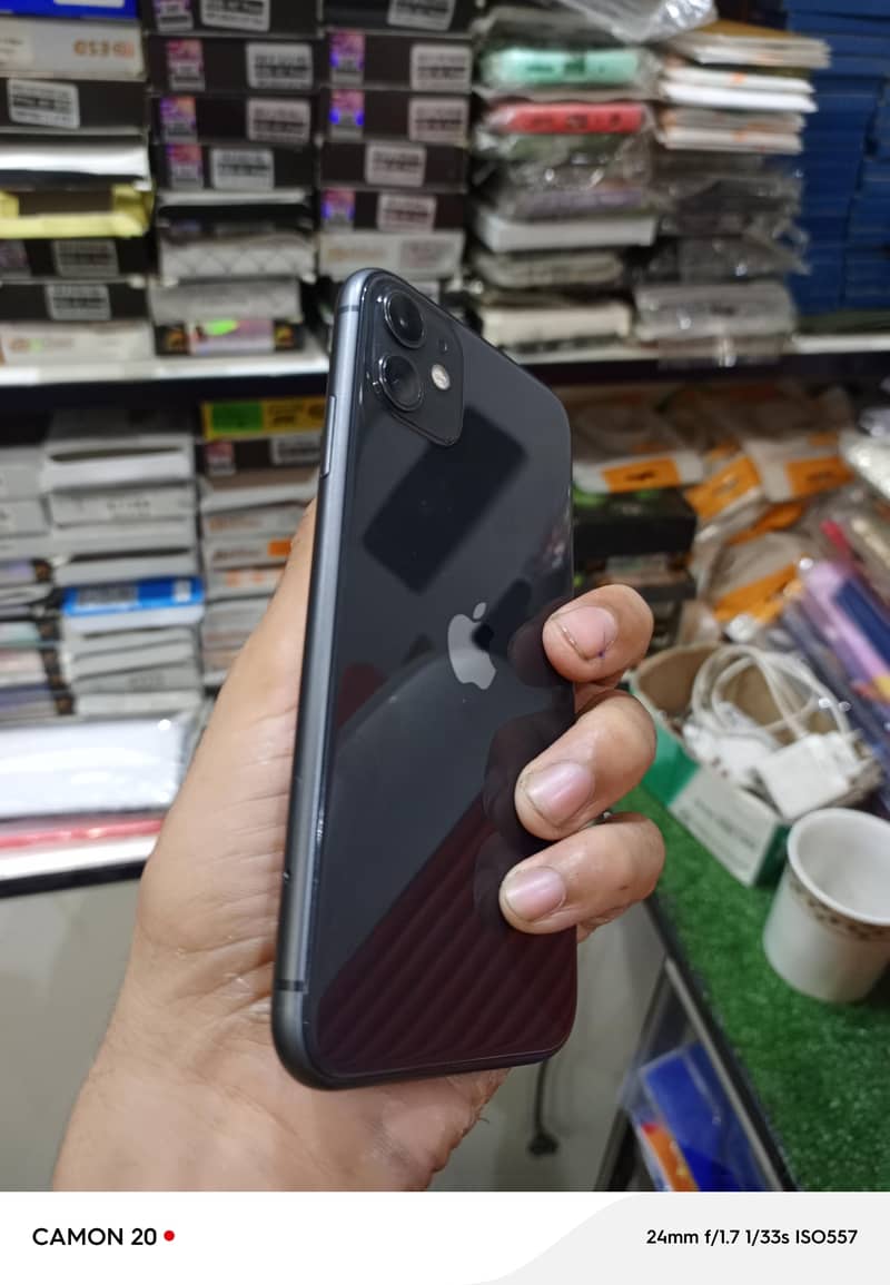 Apple iPhone 11 4