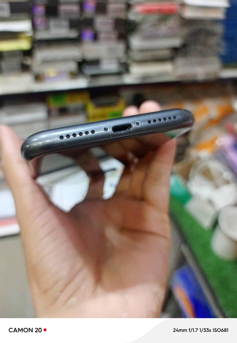 Apple iPhone 11 5