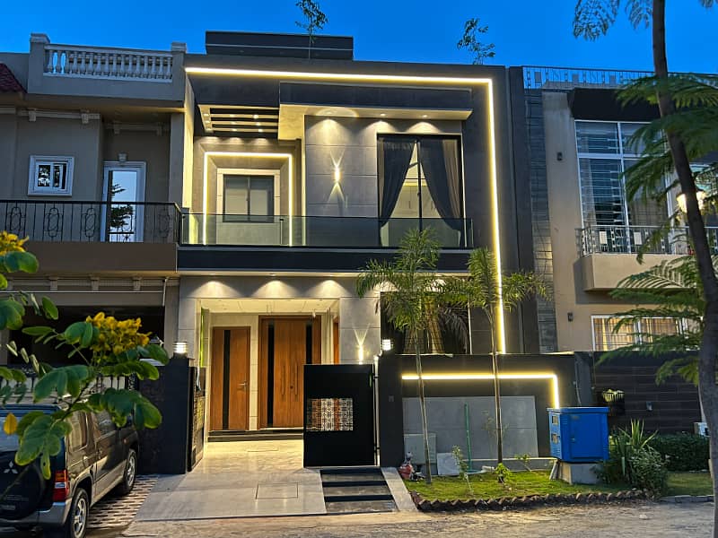 5 Marla Facing Park Modern Designer House For Sale in Lake City Sector ...