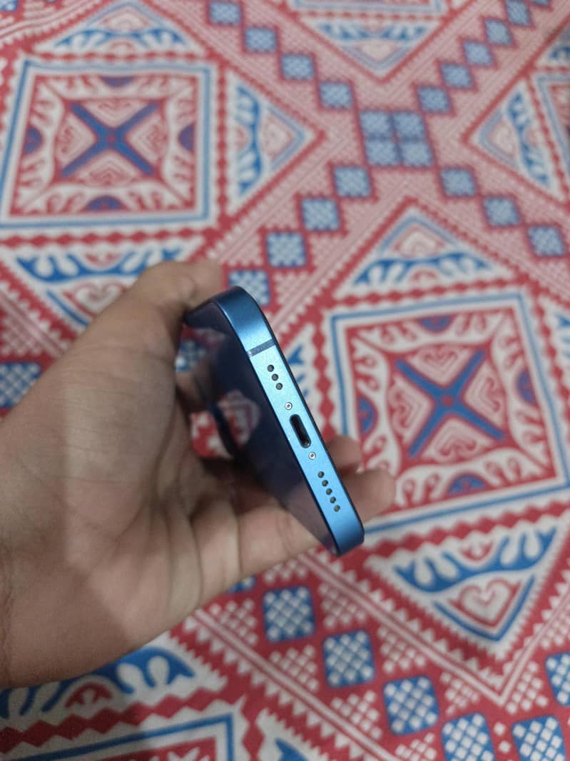 Apple iPhone 13 3