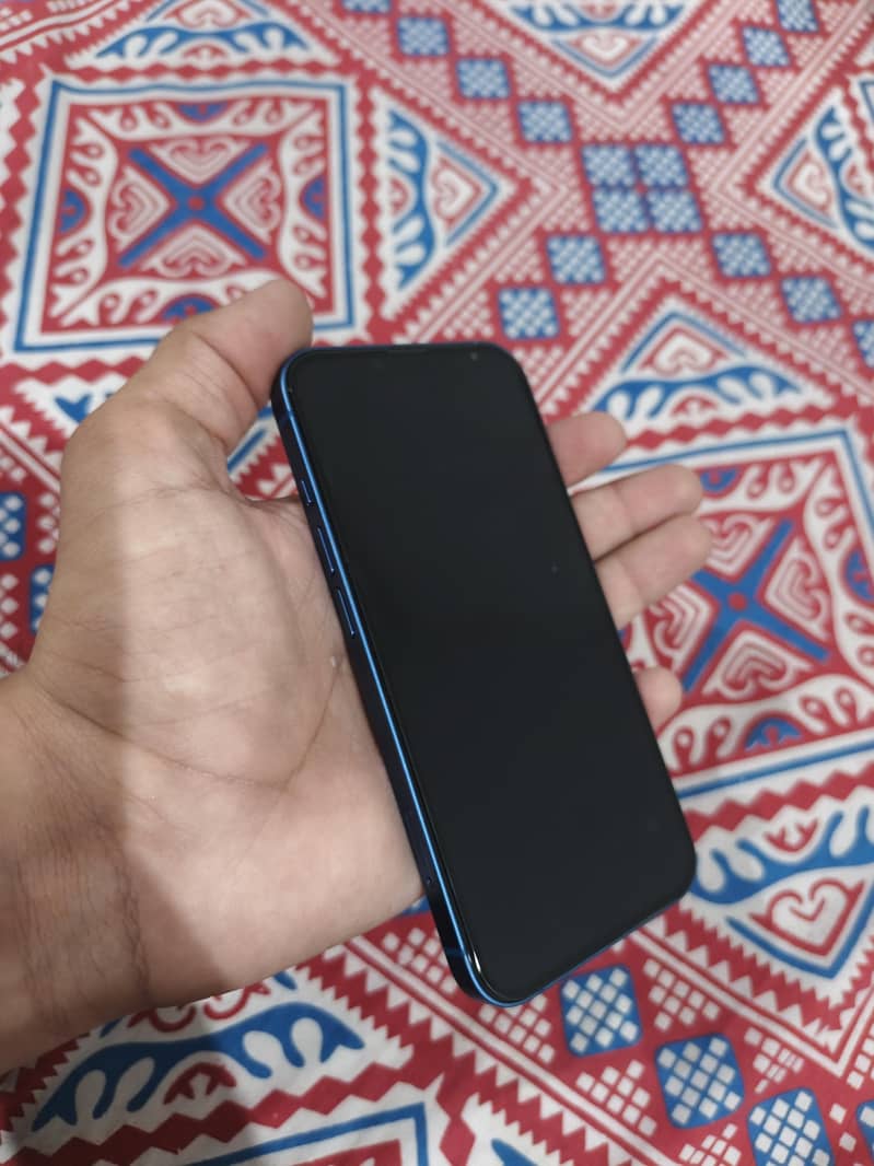 Apple iPhone 13 7