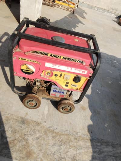 2.8KVA Generator ( Petrol+Gass} like new condition