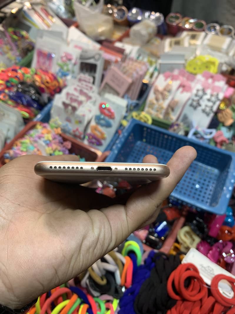Apple iPhone 8 Plus 5