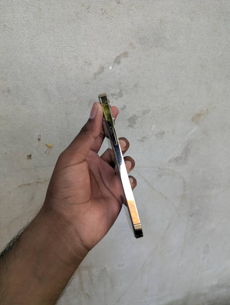 Apple iPhone 12 Pro 3