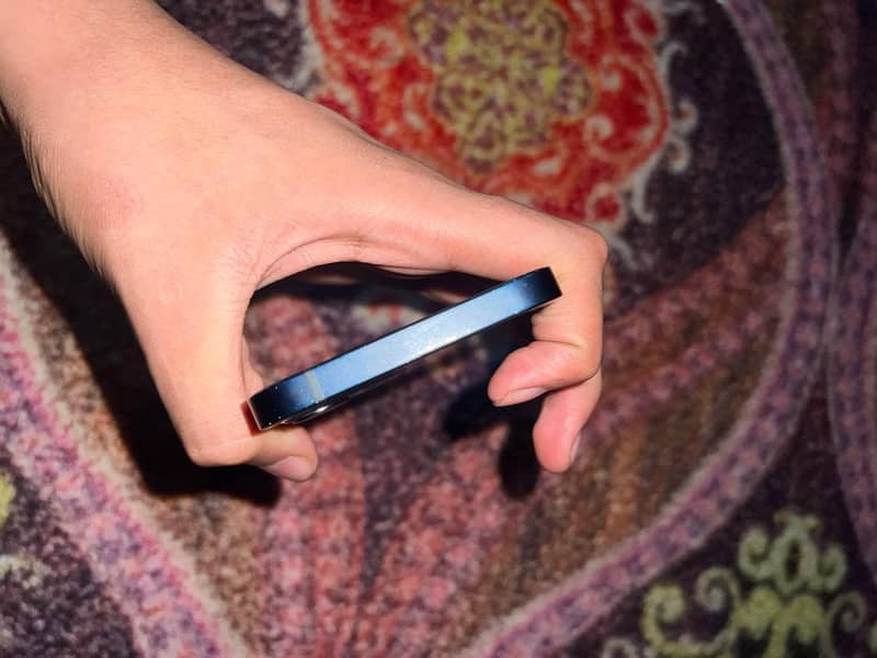 Apple iPhone 12 2