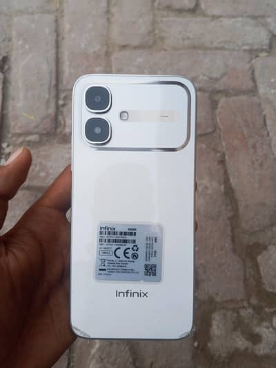 Infinix Smart 20 4+4 128 me hai