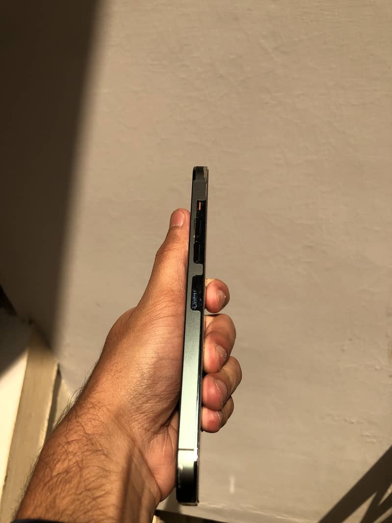 Apple iPhone 13 Pro Max 2