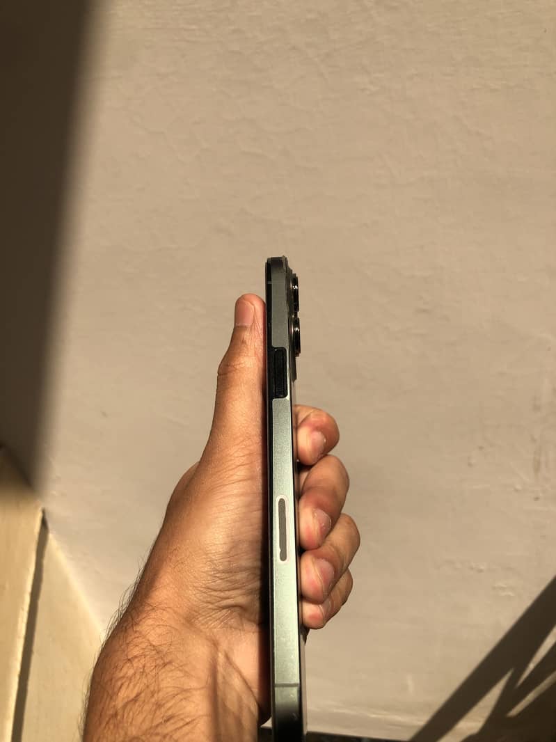 Apple iPhone 13 Pro Max 3