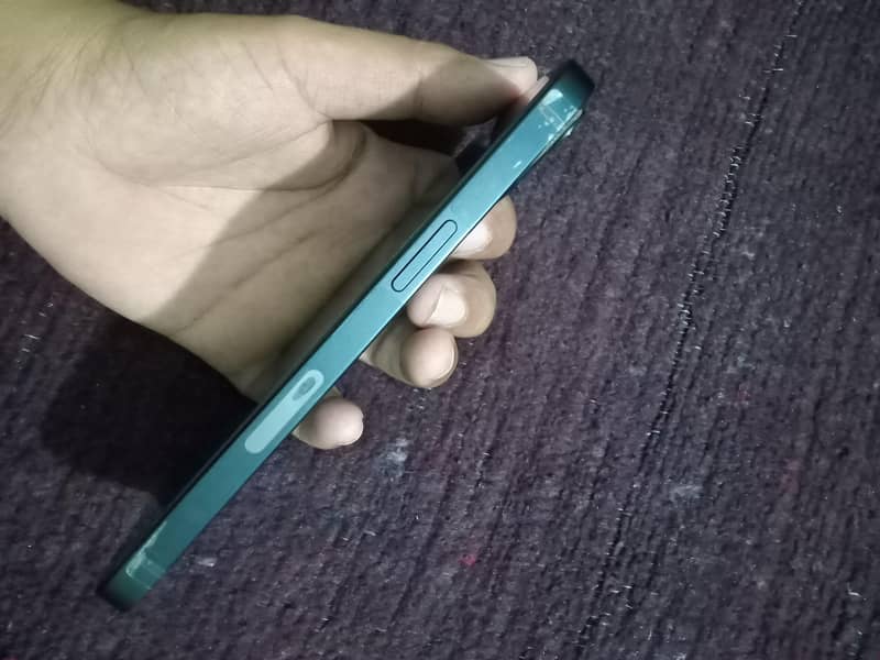 Apple iPhone 13 3