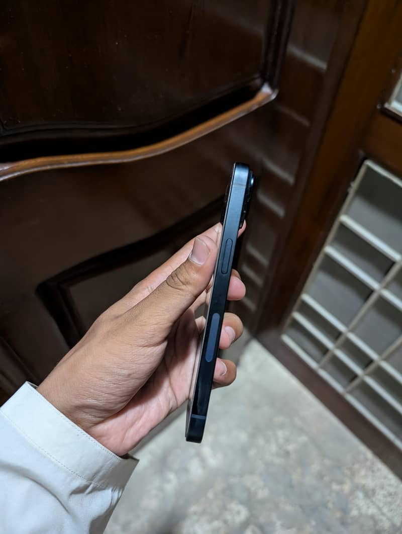 Apple iPhone 14 4