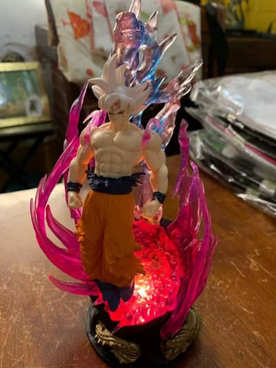 Goku ultra Instinct figure | 20cm size | Dragon Ballz