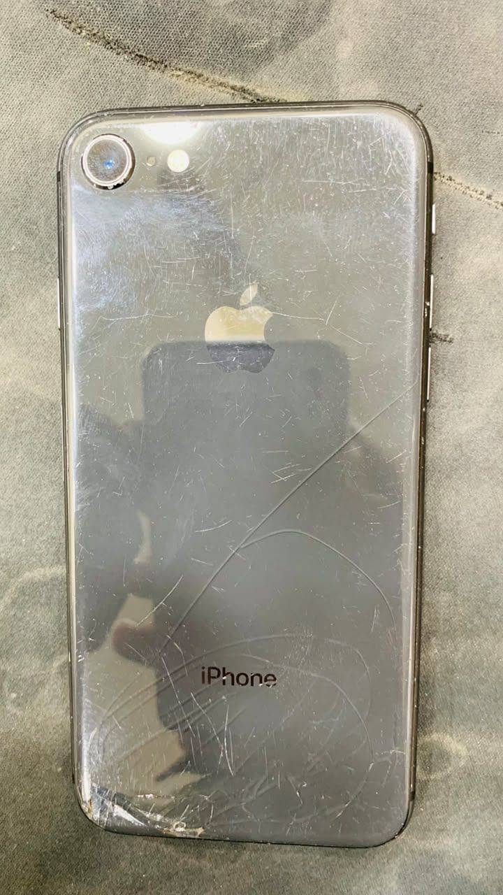 Apple iPhone 8 0