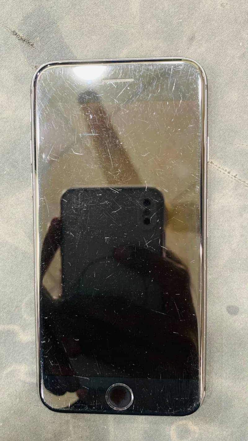 Apple iPhone 8 1