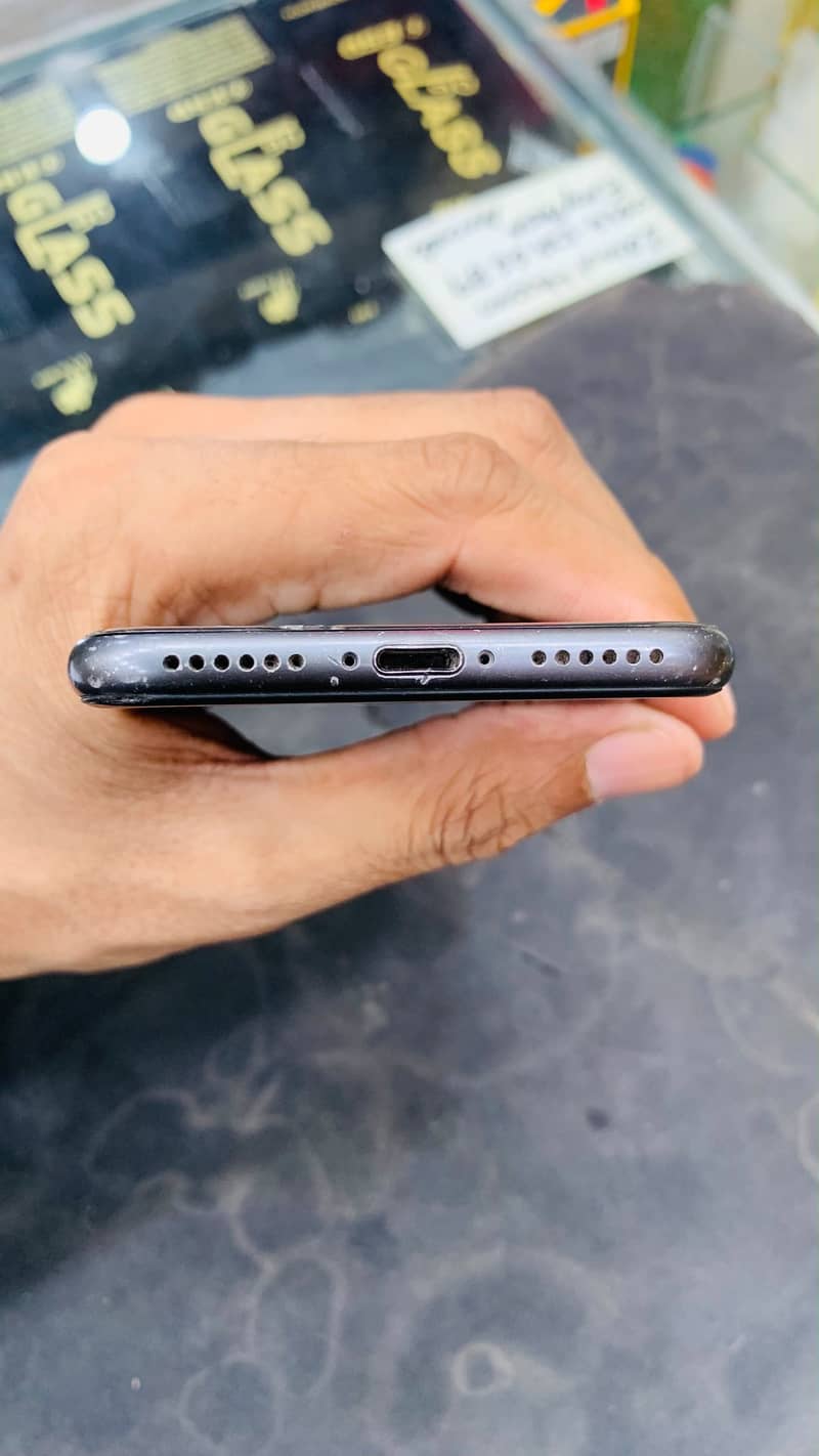 Apple iPhone 8 8