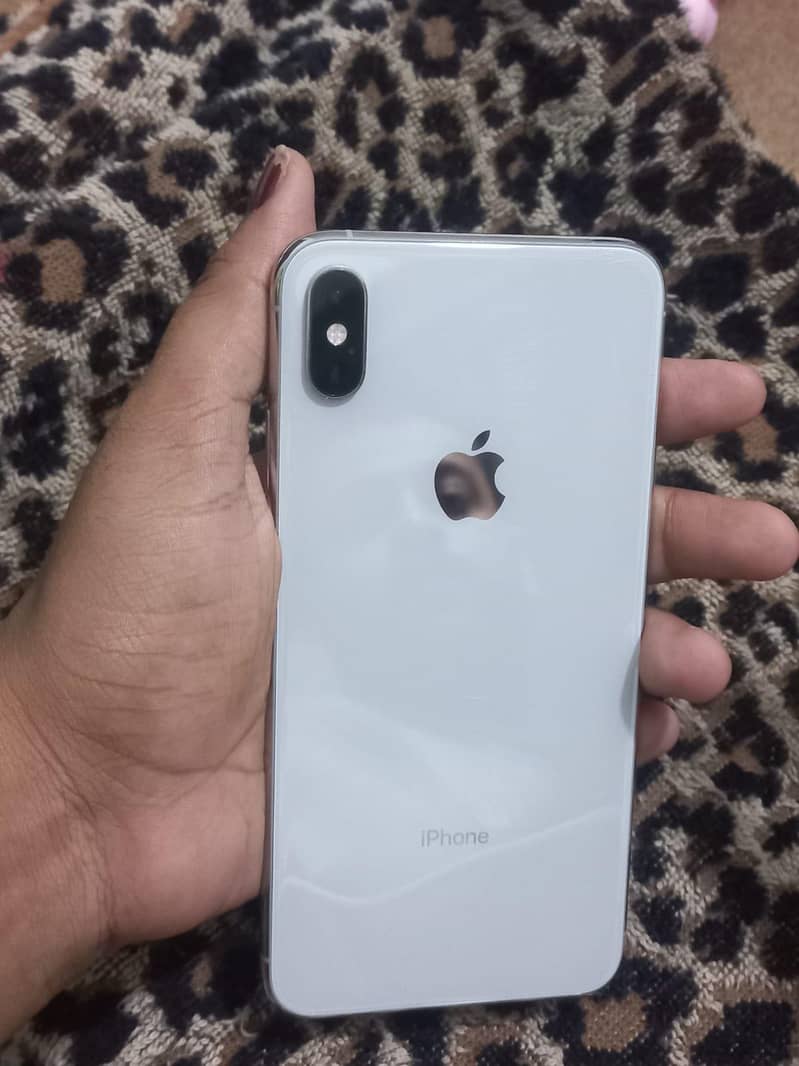 Apple iPhone XS Max 4