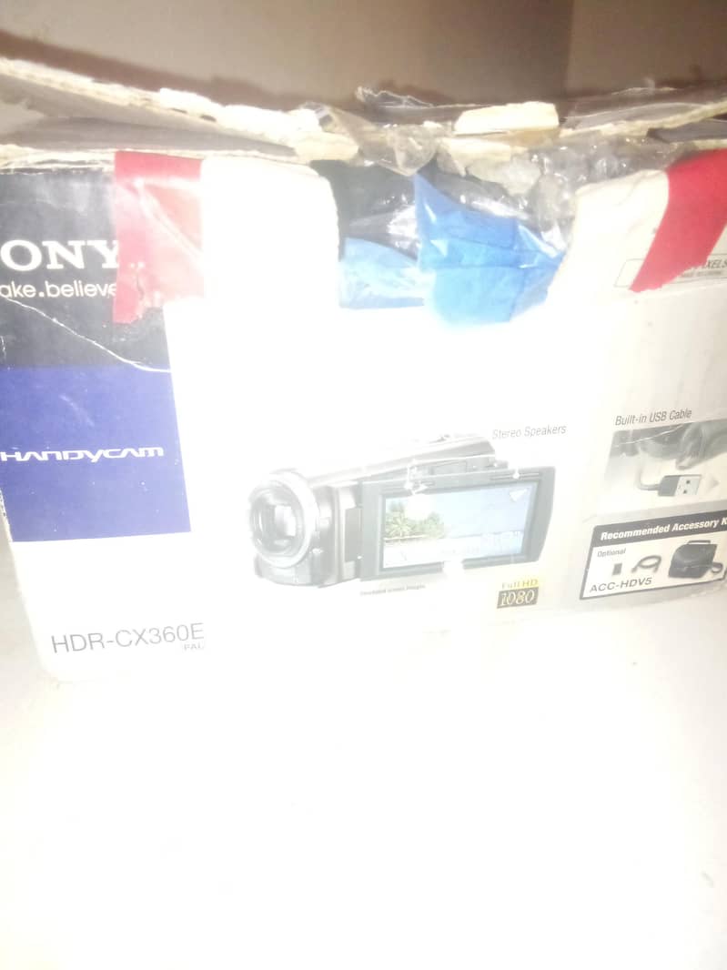 Sony HDR-CX360E 2
