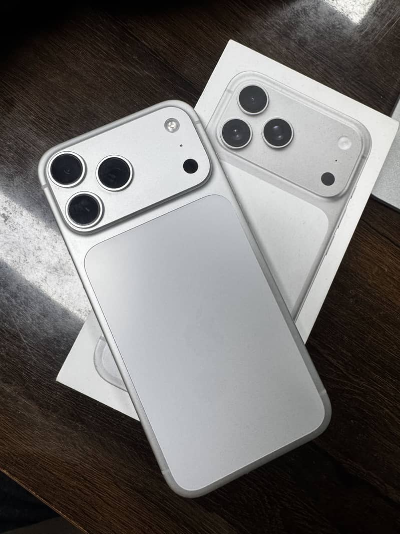 Apple iPhone 17 Pro Max 2