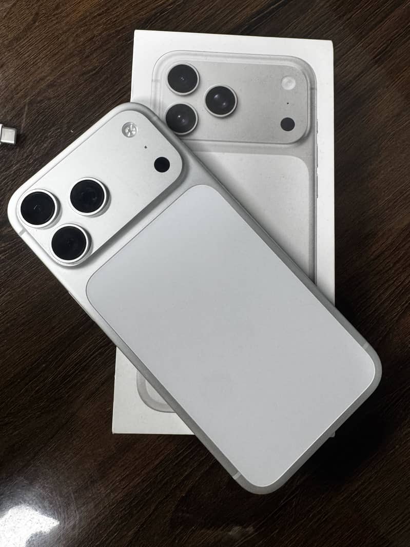 Apple iPhone 17 Pro Max 3
