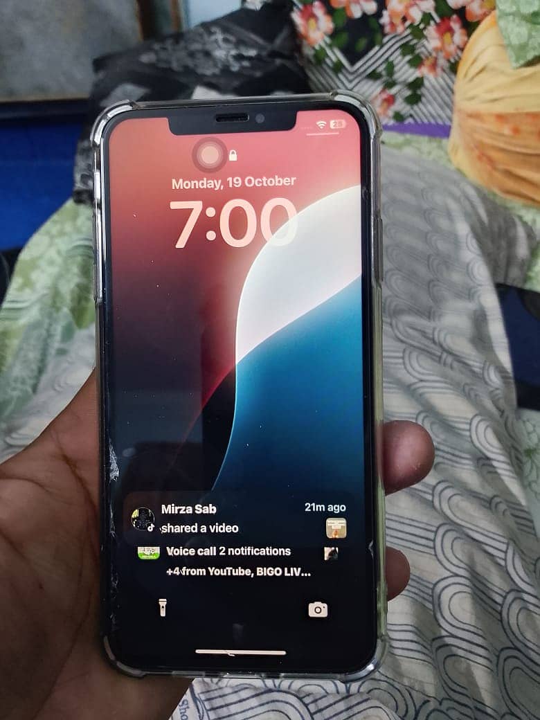 Apple iPhone XS 3