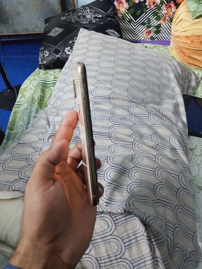 Apple iPhone XS 8