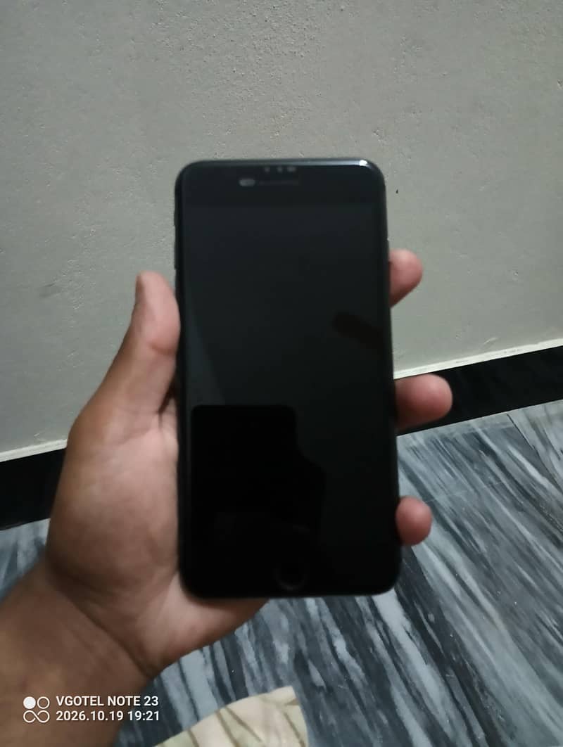 Apple iPhone 8 Plus 2