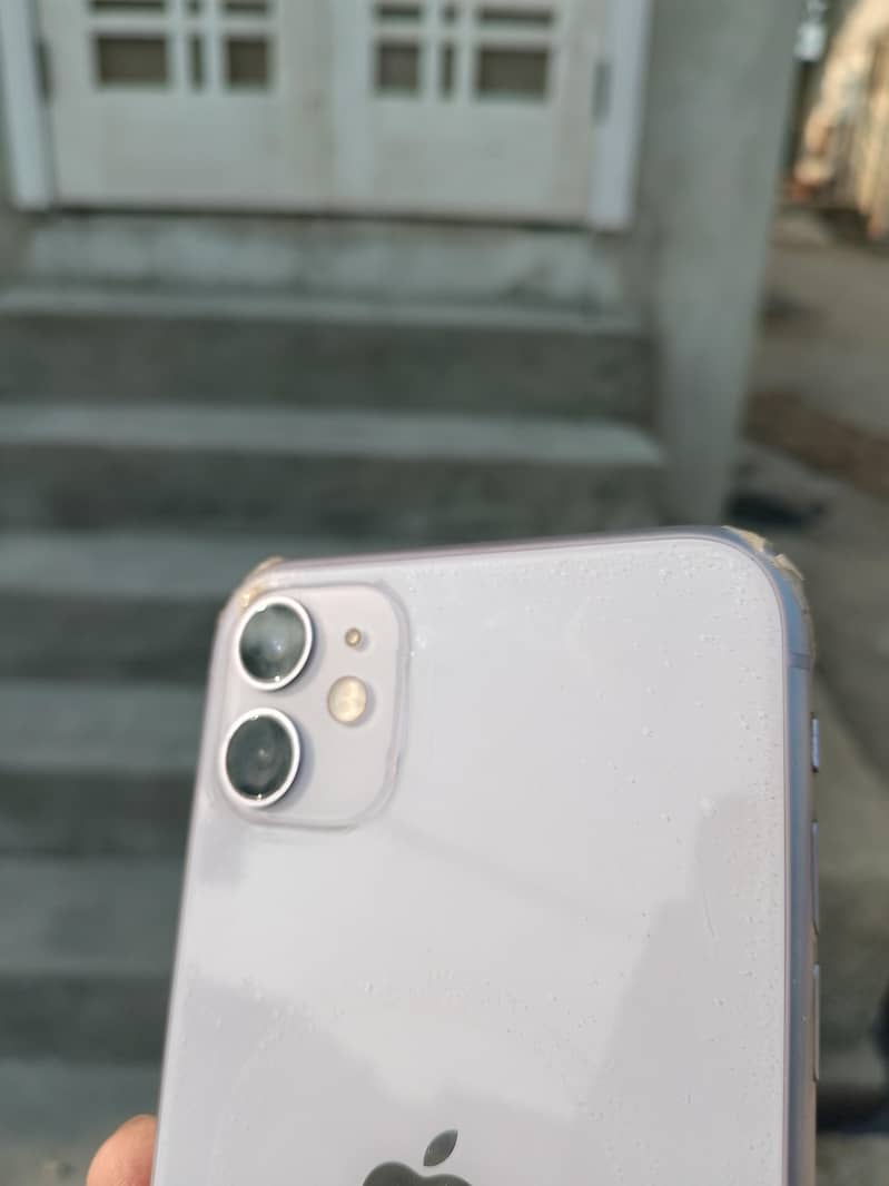 Apple iPhone 11 0