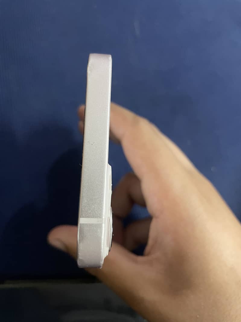 Apple iPhone 13 1