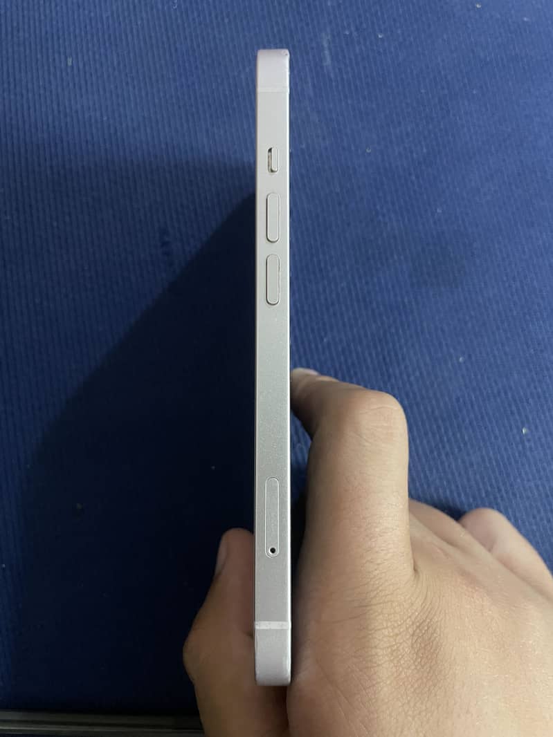 Apple iPhone 13 3