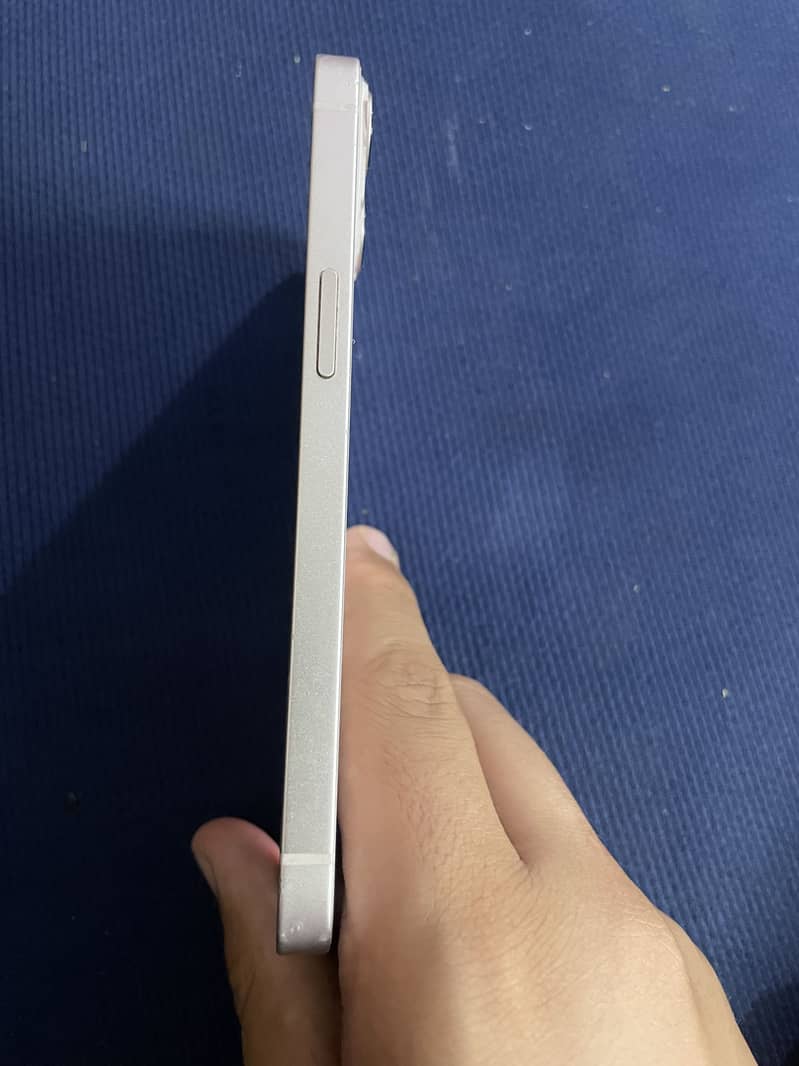 Apple iPhone 13 6