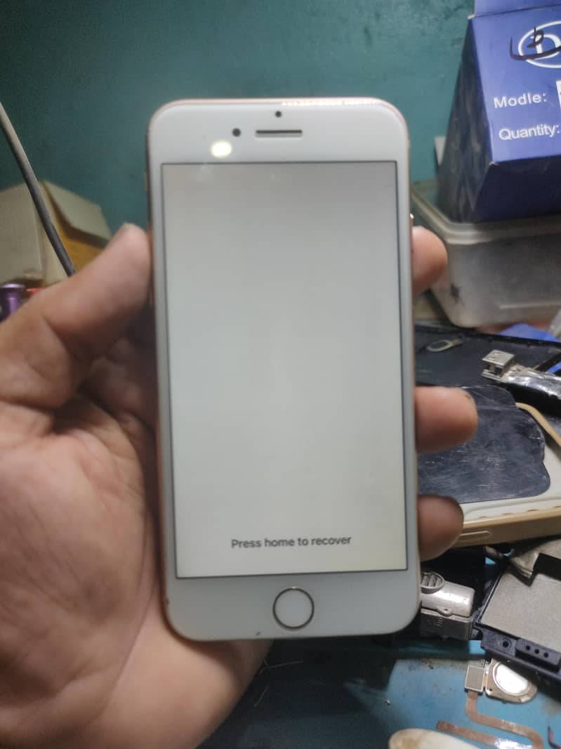 Apple iPhone 8 3