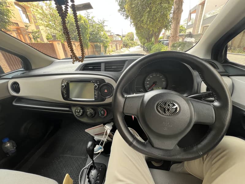 Toyota Vitz 2011 2