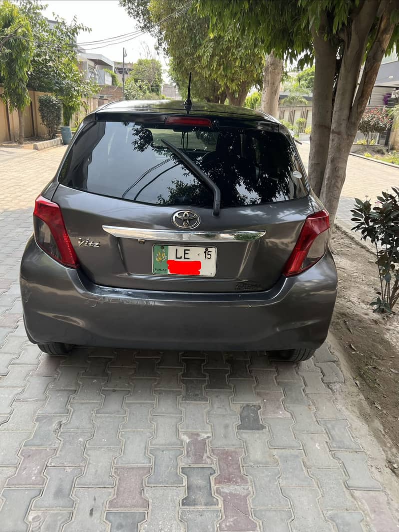 Toyota Vitz 2011 4