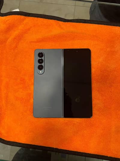 used phone by single hand