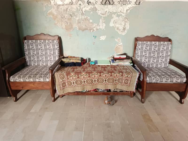 sofa set old hai 1