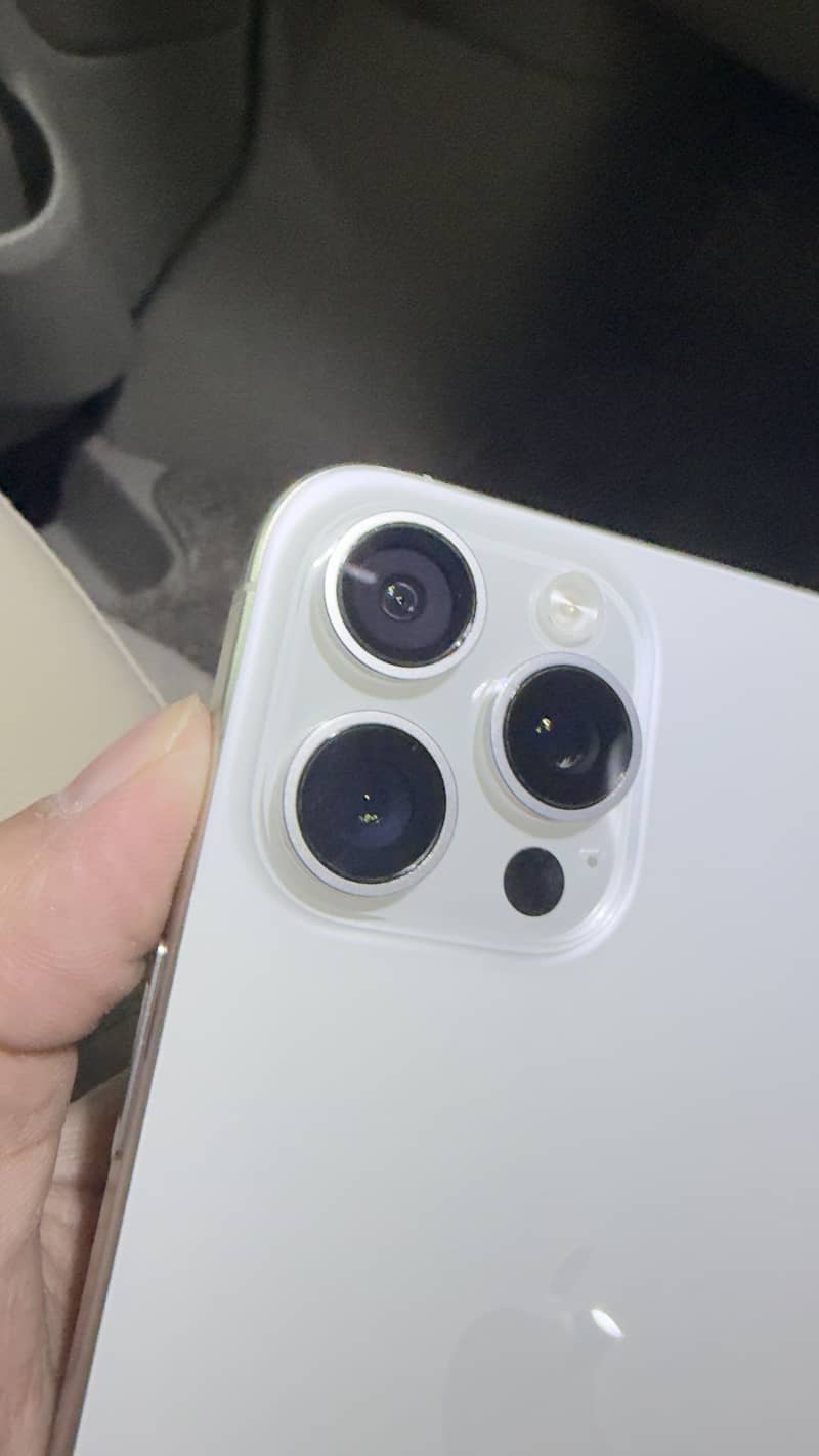 Apple iPhone 15 Pro Max 7