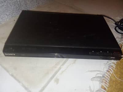SONY CD/DVD PLAYER DVP-SR520P