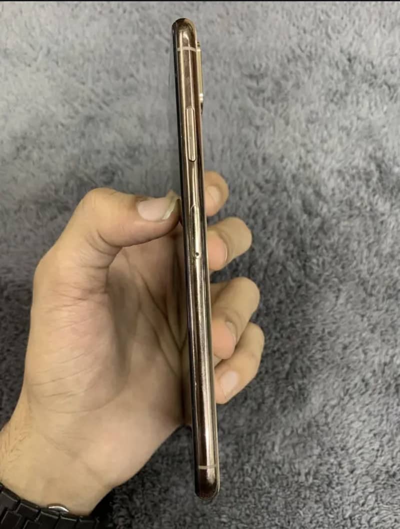 iPhone XS Max 0